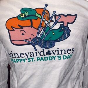 Vineyard Vines happy St. Patrick’s Day leprechaun whale long sleeve size large